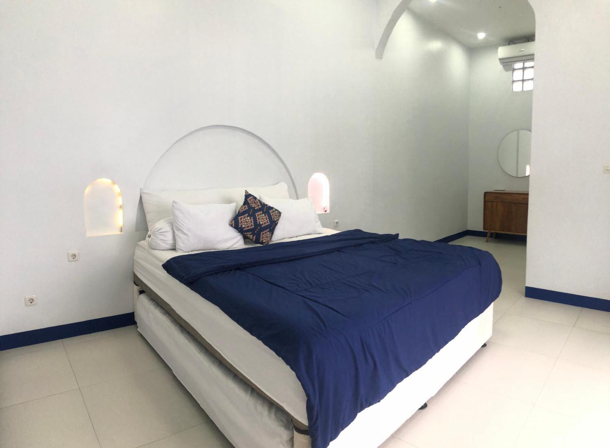 Villa Blue Door, Puncak Pondok Cipaseban Buitenkant foto